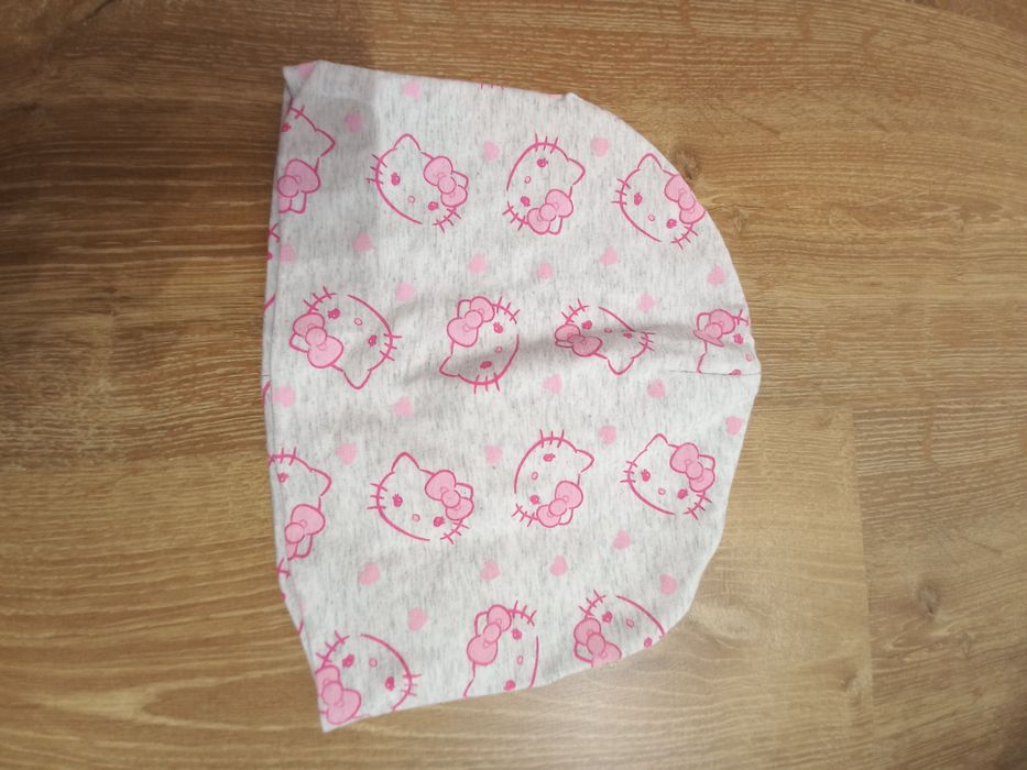 Czapka dziewczęca