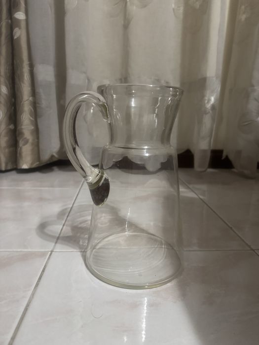 Jarro de mesa ( vidro)