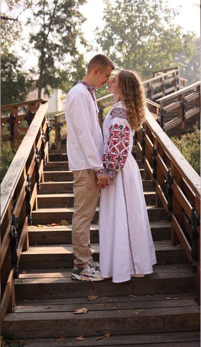 Весільні вишиті сукні
