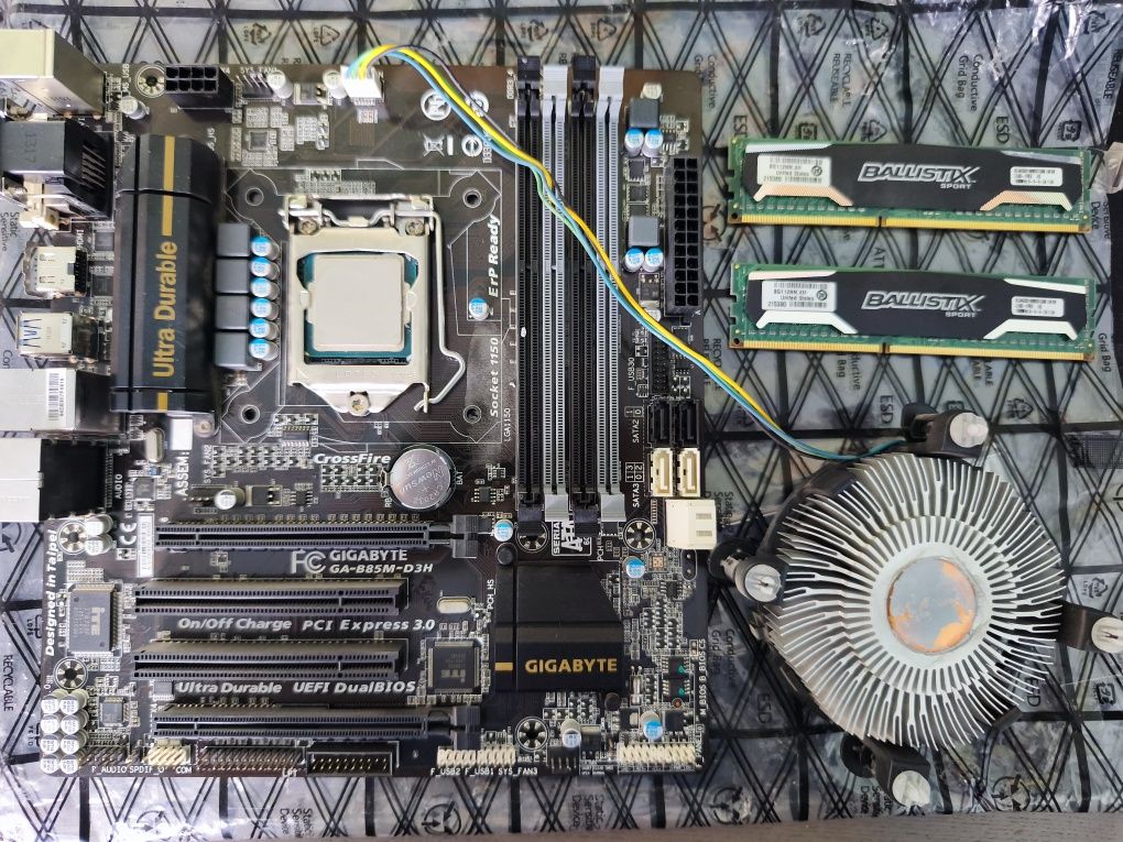 Płyta główna Gigabyte b85m-d3h, procesor Intel 4570, ram ddr3 2x4gb