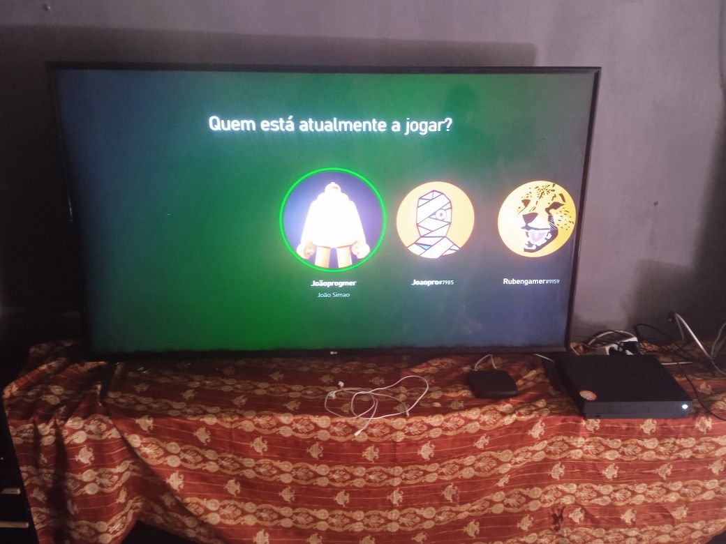 Xbox One X como nova