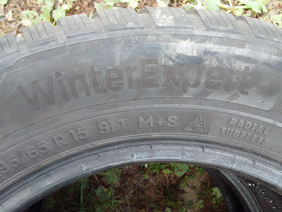 2 Opony zimowe 195/65r15 UNIROYAL 2021r