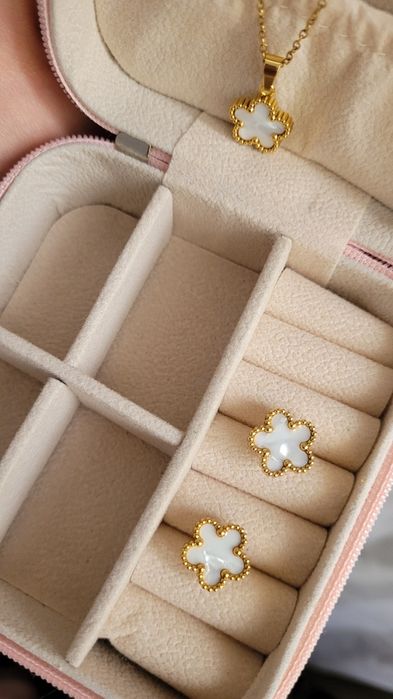 Подарунковий набір сережки та кольє