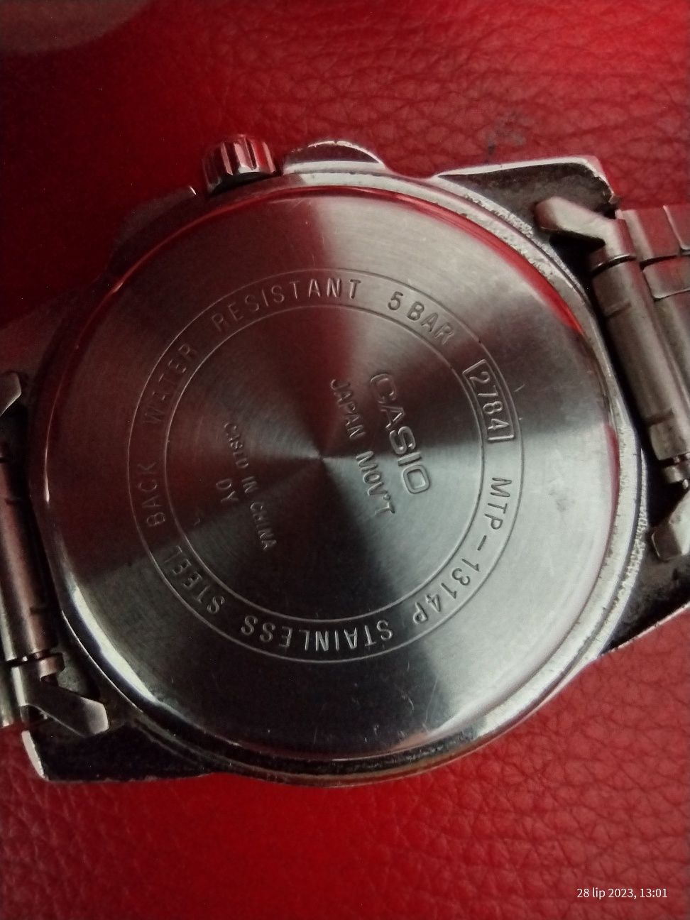 Zegarek Casio klasyczny z datownikiem