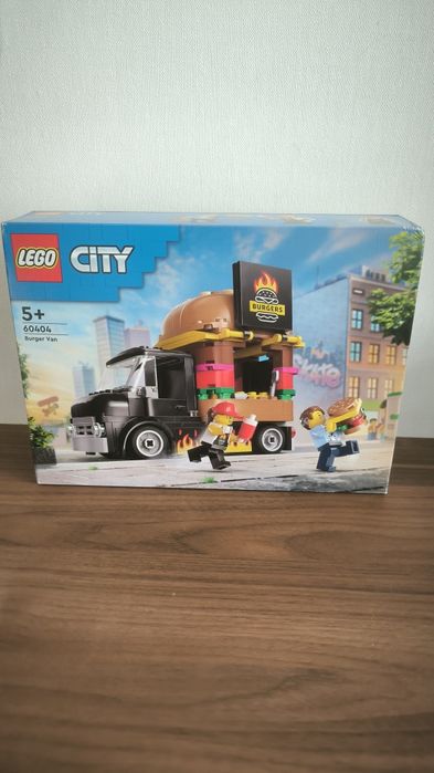 Конструктор LEGO City Вантажівка з гамбургерами (60404)