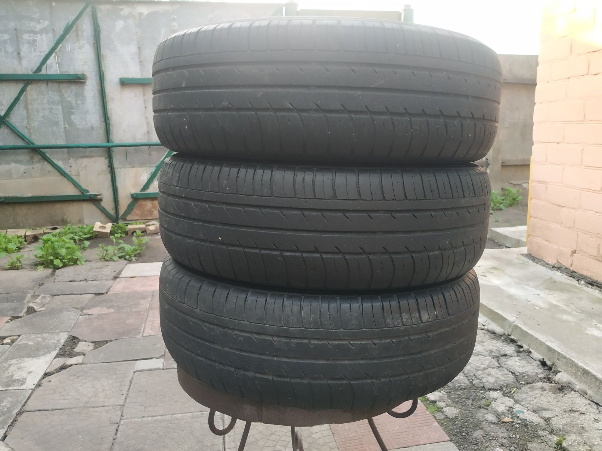 Шины, резина б/у лето 185/65 r15