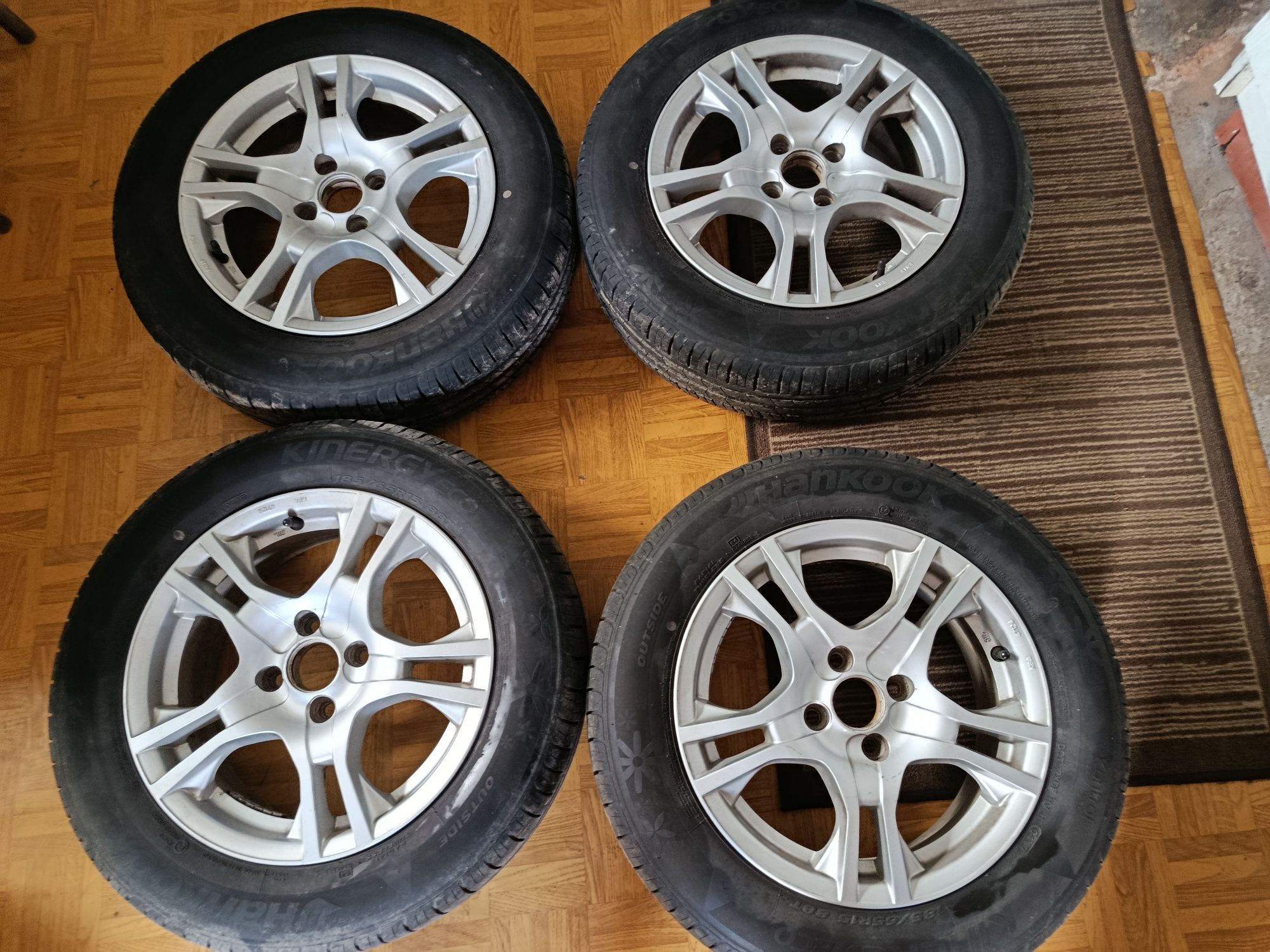 Opony  letnie z felgami  4x100