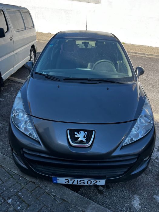 Peugeot 207.