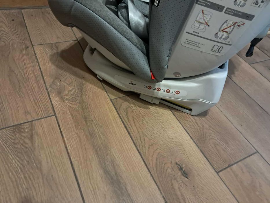 Fotelik samochodowy Lionelo