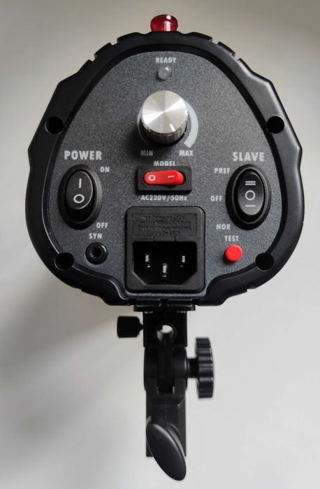 Студійне світло зі спалахом Blazzeo Swift 250 Pro Studio Lighting