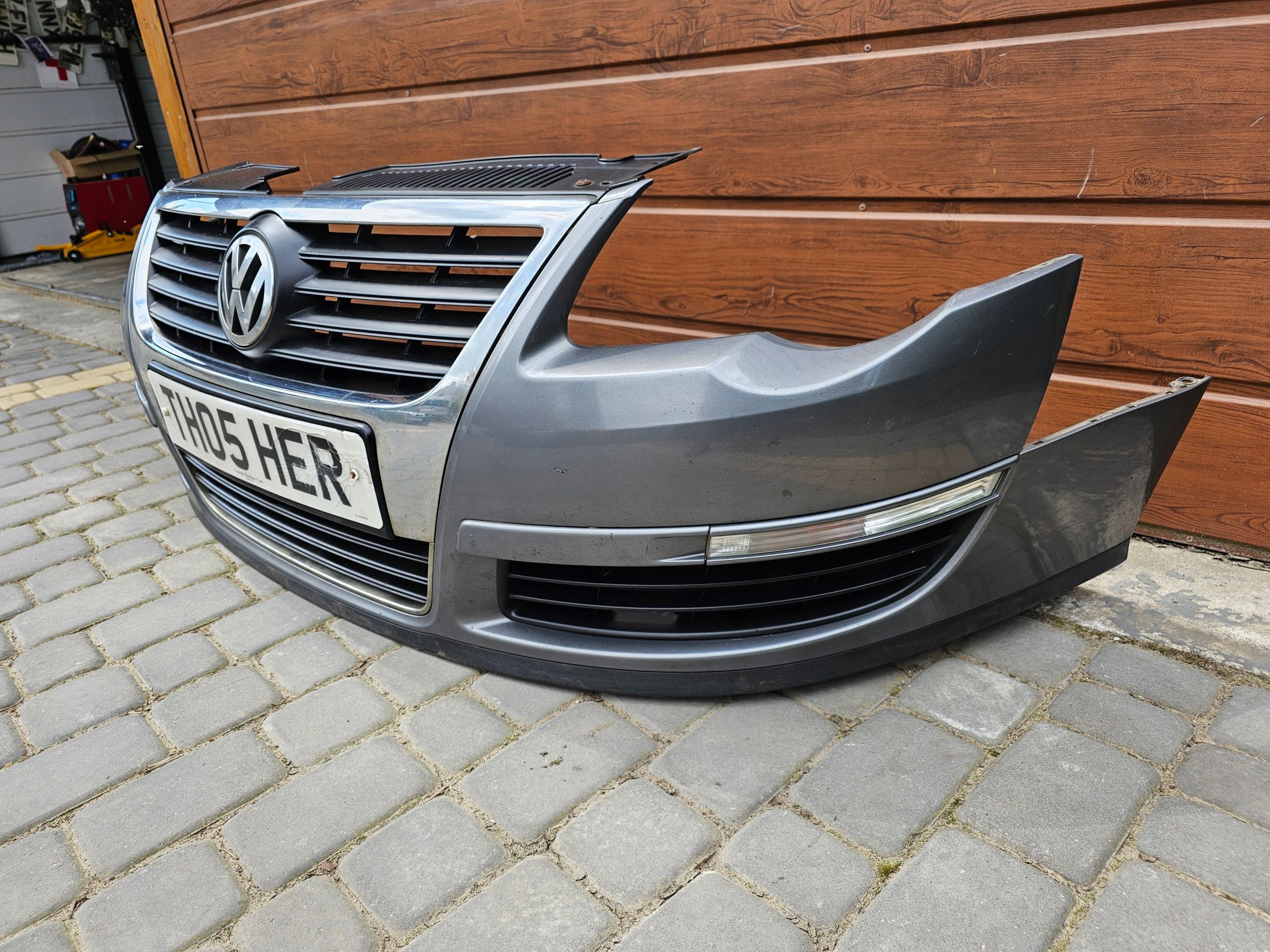 Vw Passat B6 Zderzak Przód Przedni Atrapa Grill