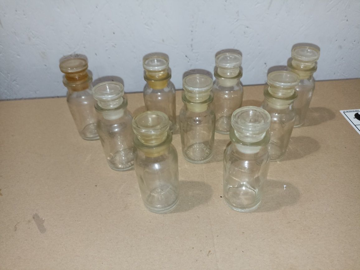 Zestaw 9 starych buteleczek aptecznych