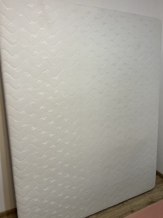 Materac ze stelażem 160x200