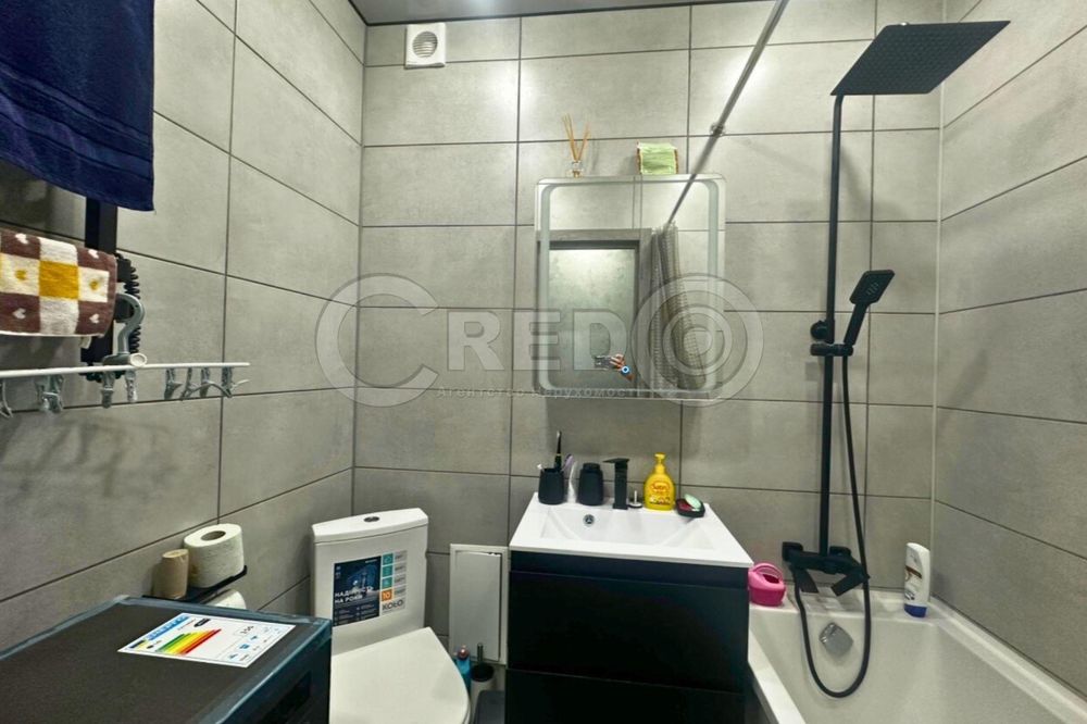 Продаж 2-х кімнатної квартири р-н "Сухої Балки". Є відновлення.