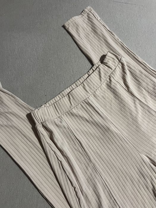 Spodnie z wysokiem stanem / legginsy / spodnie w prażki