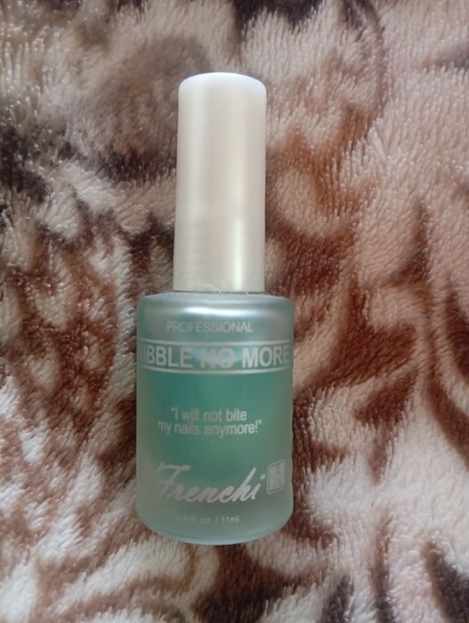 Лак проти обгризання нігтів