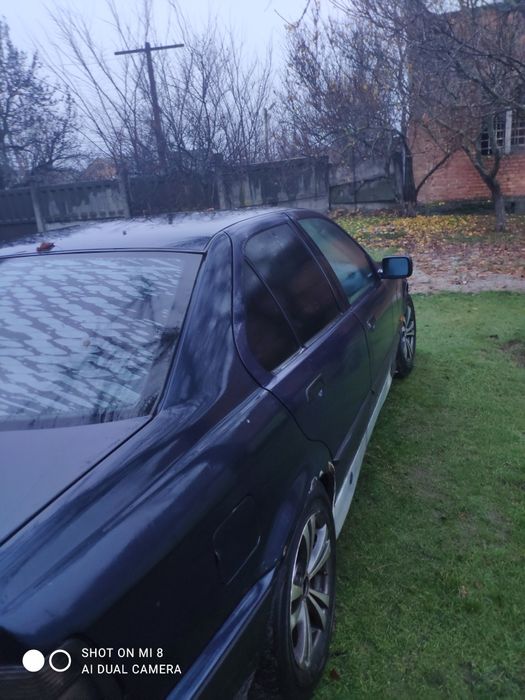 Продам BMW E36 320i