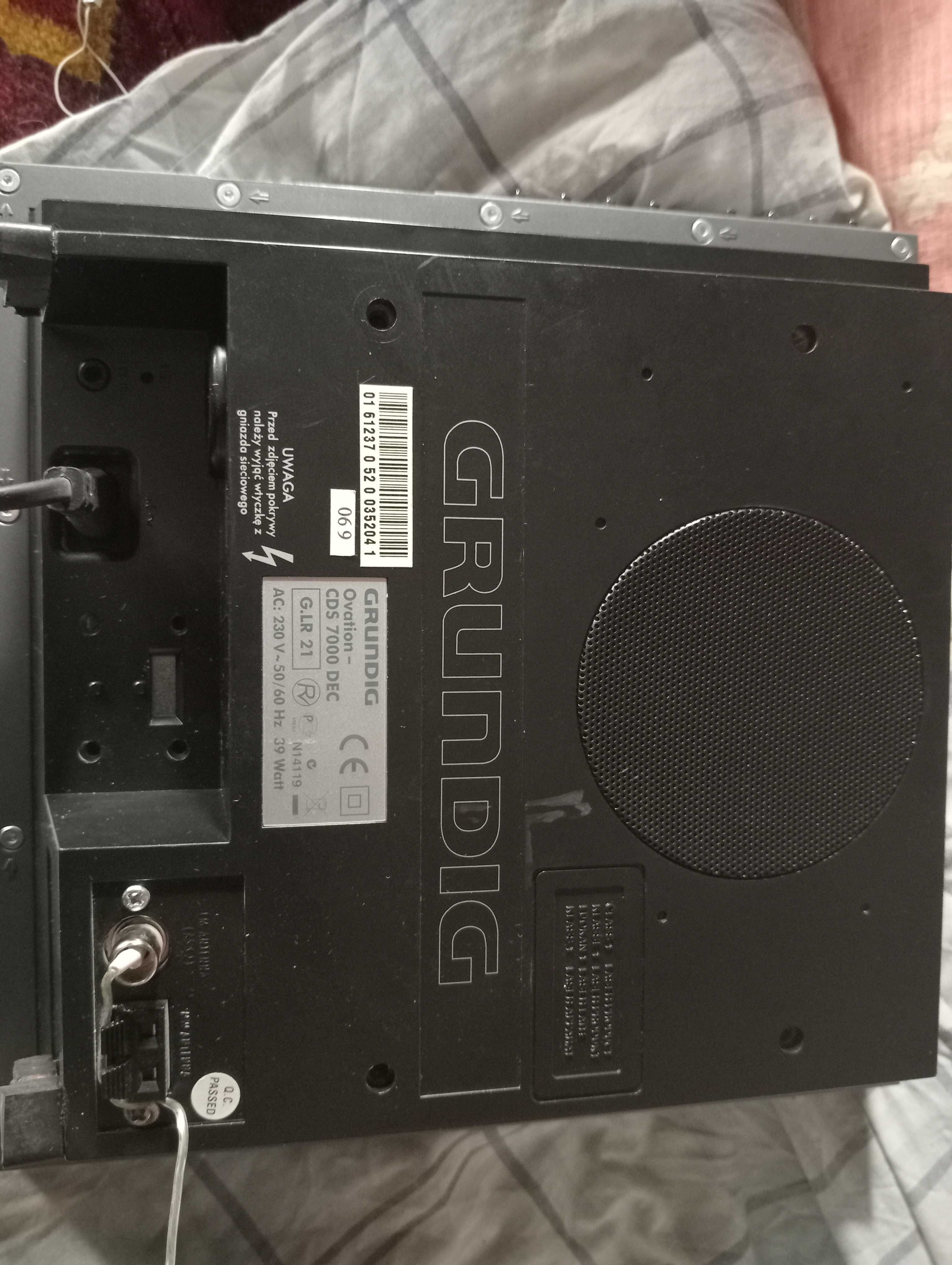 GRUNDIG cds 7000 FM-CD-MP3-флеш плеер с встроенными динамиками и сабом