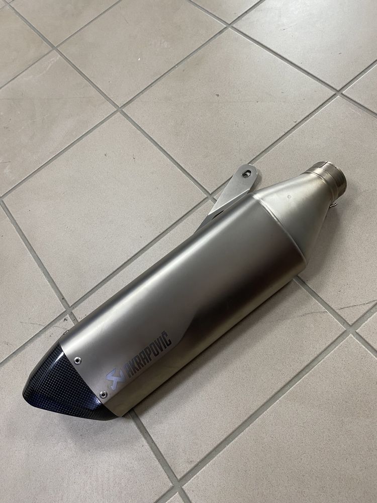 Tlumik Akrapovic s1000rr BMW