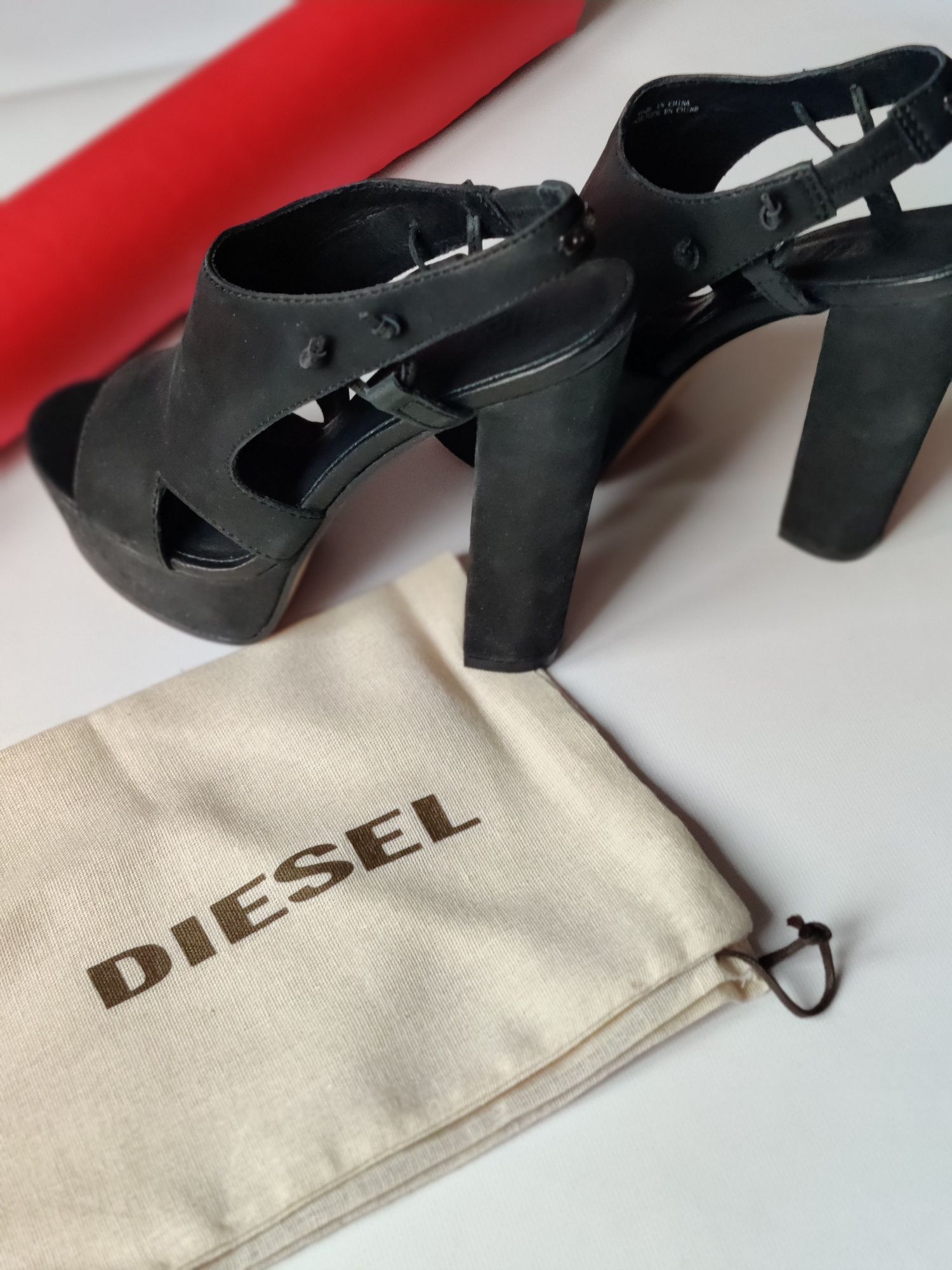 Черные кожаные босоножки бренд Diesel р. 38