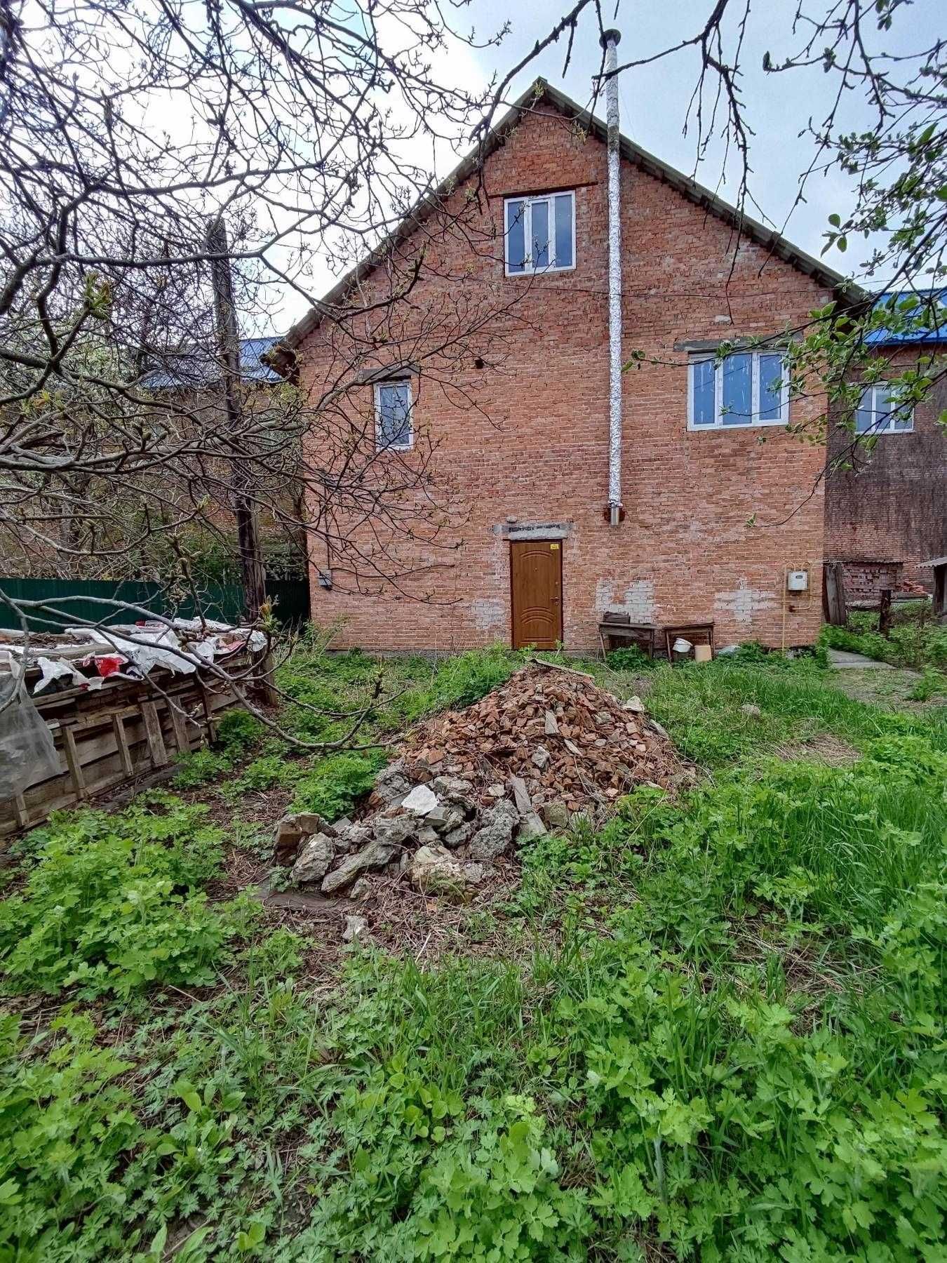 Будинок практично в центрі міста