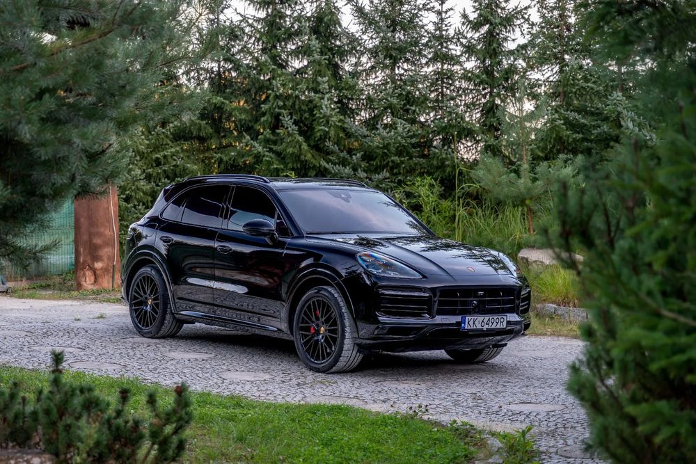 Porsche Cayenne GTS / Sport Design / Black Edition / 4.0 V8 / 460hp / Full Body PPF