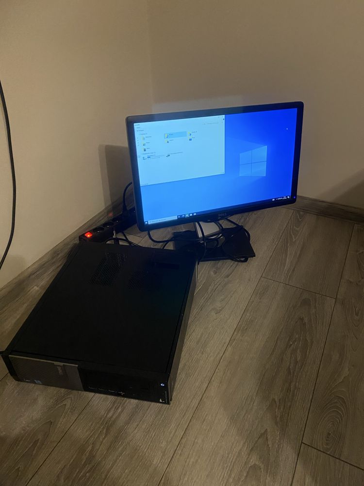 Dell komputer plus monitor 21,5cal  procesor i5 dysk ssd Windows 10 Pr