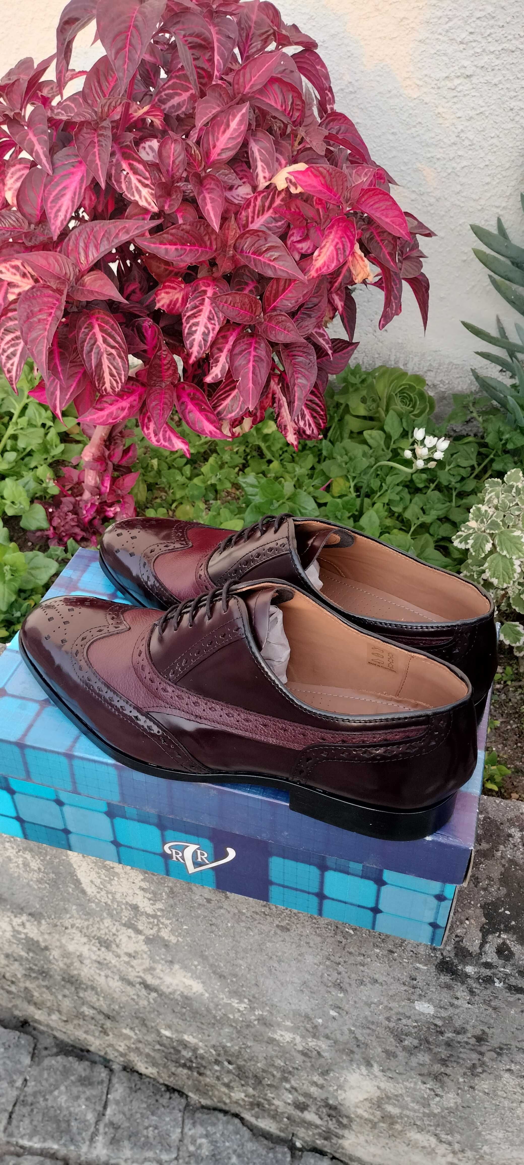 Sapatos em pele de qualidade