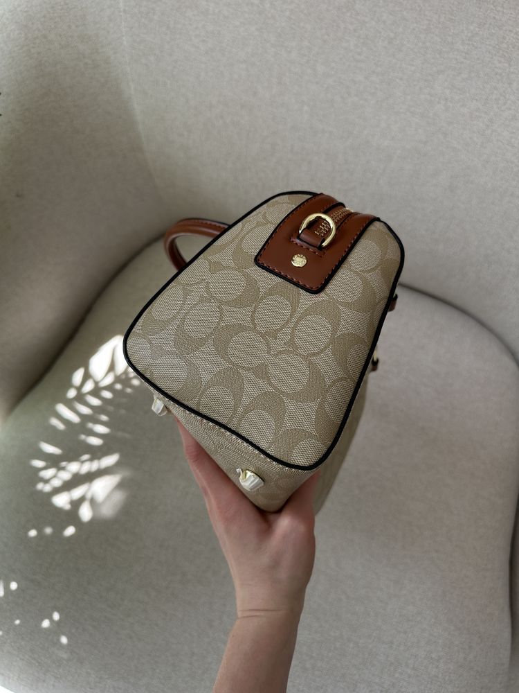 Сумка Coach Rowan Satchel In Signature Canvas бежева/руда