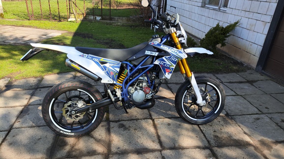 Supermoto Suzuki rme 50 Valenti Rancing kat. AM (Derbi, Gilera, Rjeju)