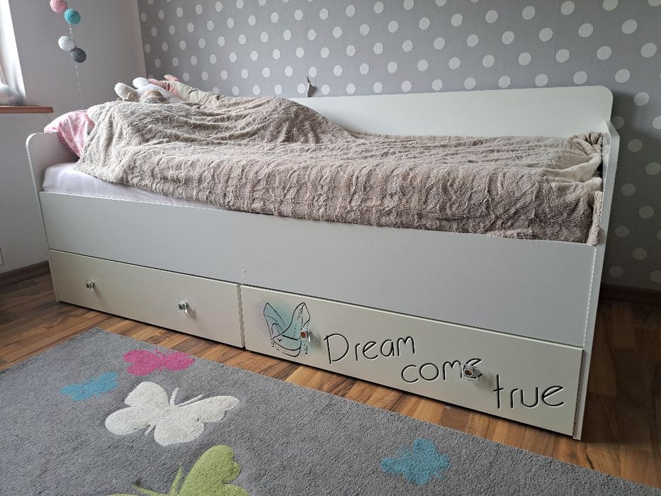 Łóżko młodzieżowe z dwiema szufladami