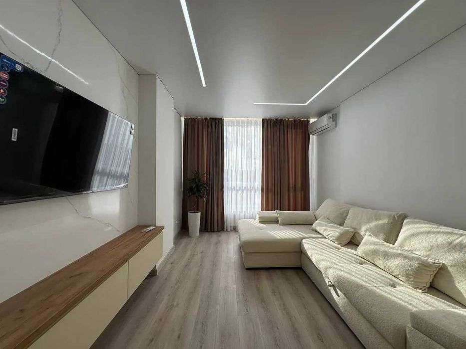 Центр міста, продам 2 кім з ремонтом, і/о опалення, Main House!