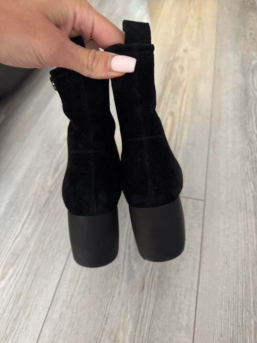 Ботильйони з натуральної замші