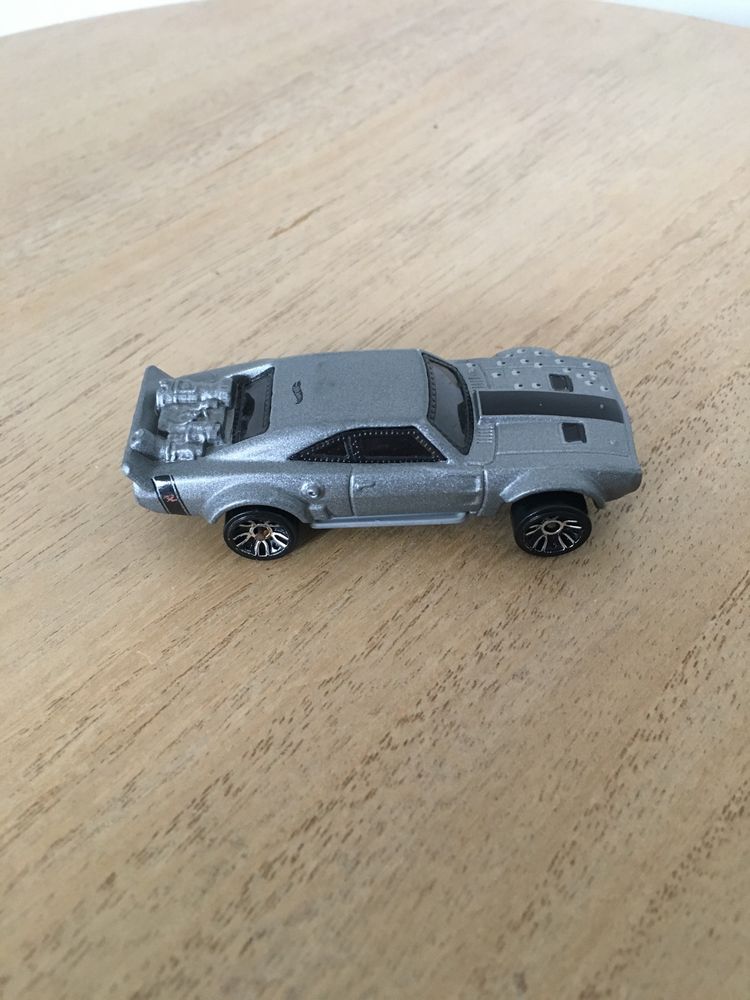 Hot wheels 2017 Ice Charger