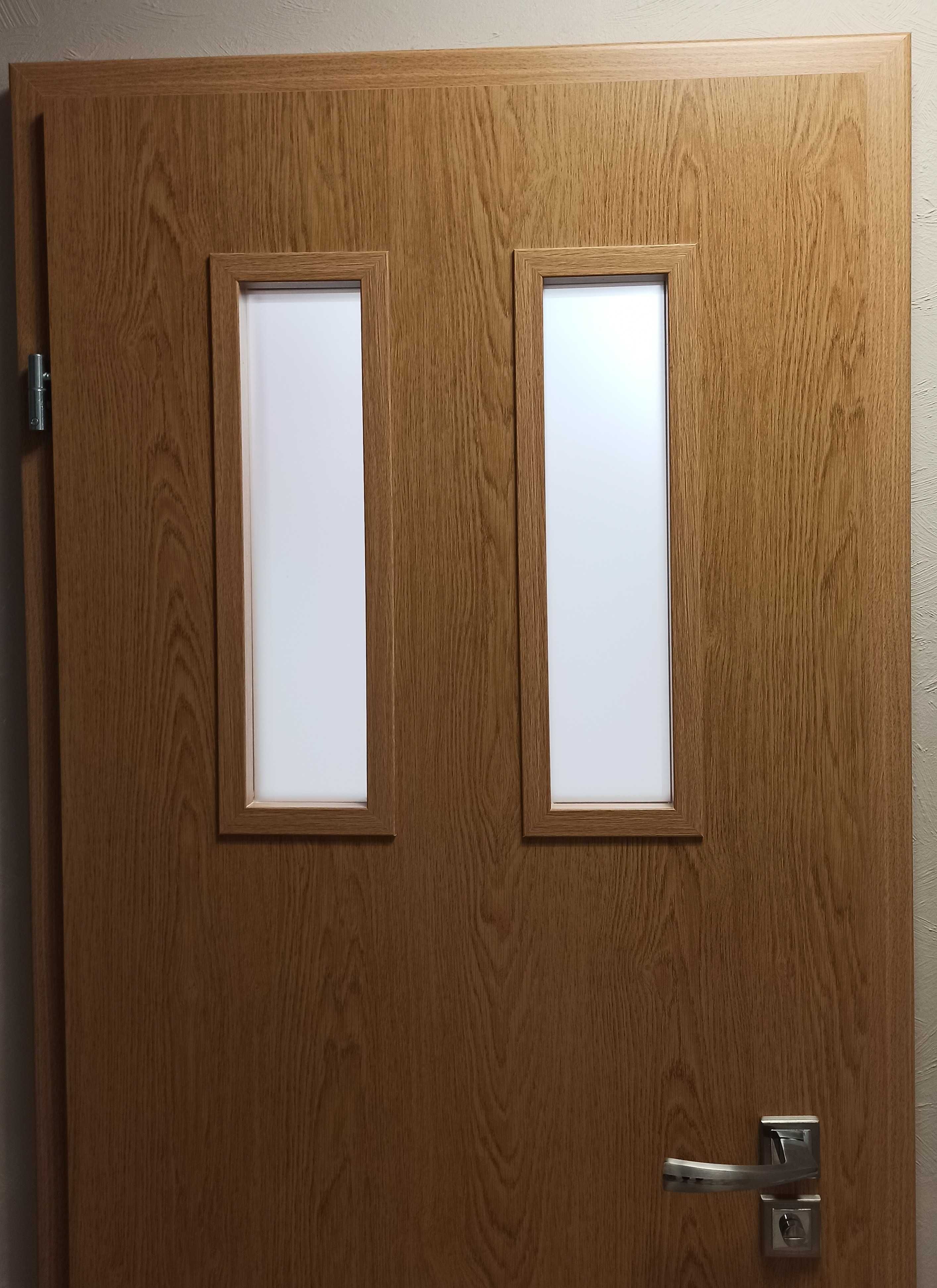 3 szt drzwi: pokojowe, łazienkowe, WC z regulowanymi futrynami