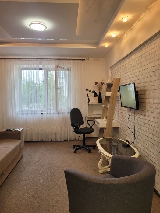 Оренда 1 км.кв.Нац.Гвардії (міст.Паркове),поряд Центр,парк,озеро,є все