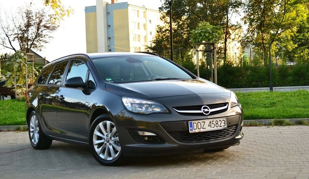 Opel Astra Opel Astra J Jak nowa ! BARDZO BOGATA WERSJA Prywatnie ! Doinwestowany