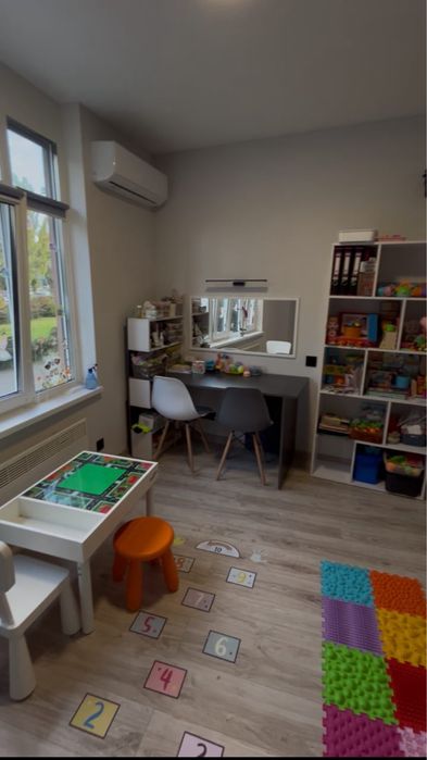 Англійска, Раній розвиток, Група неповного дня