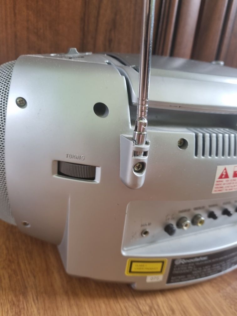 Roadstar mały telewizor radio CD 3 w 1
