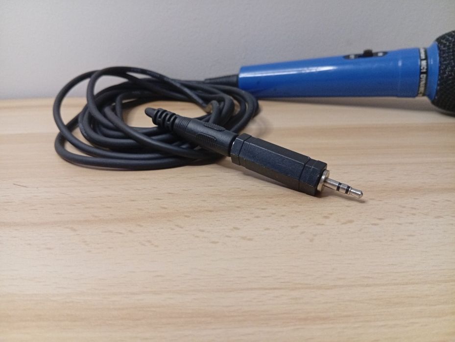 Dynamiczny mikrofon kierunkowy do śpiewania – z adapterem mini Jack