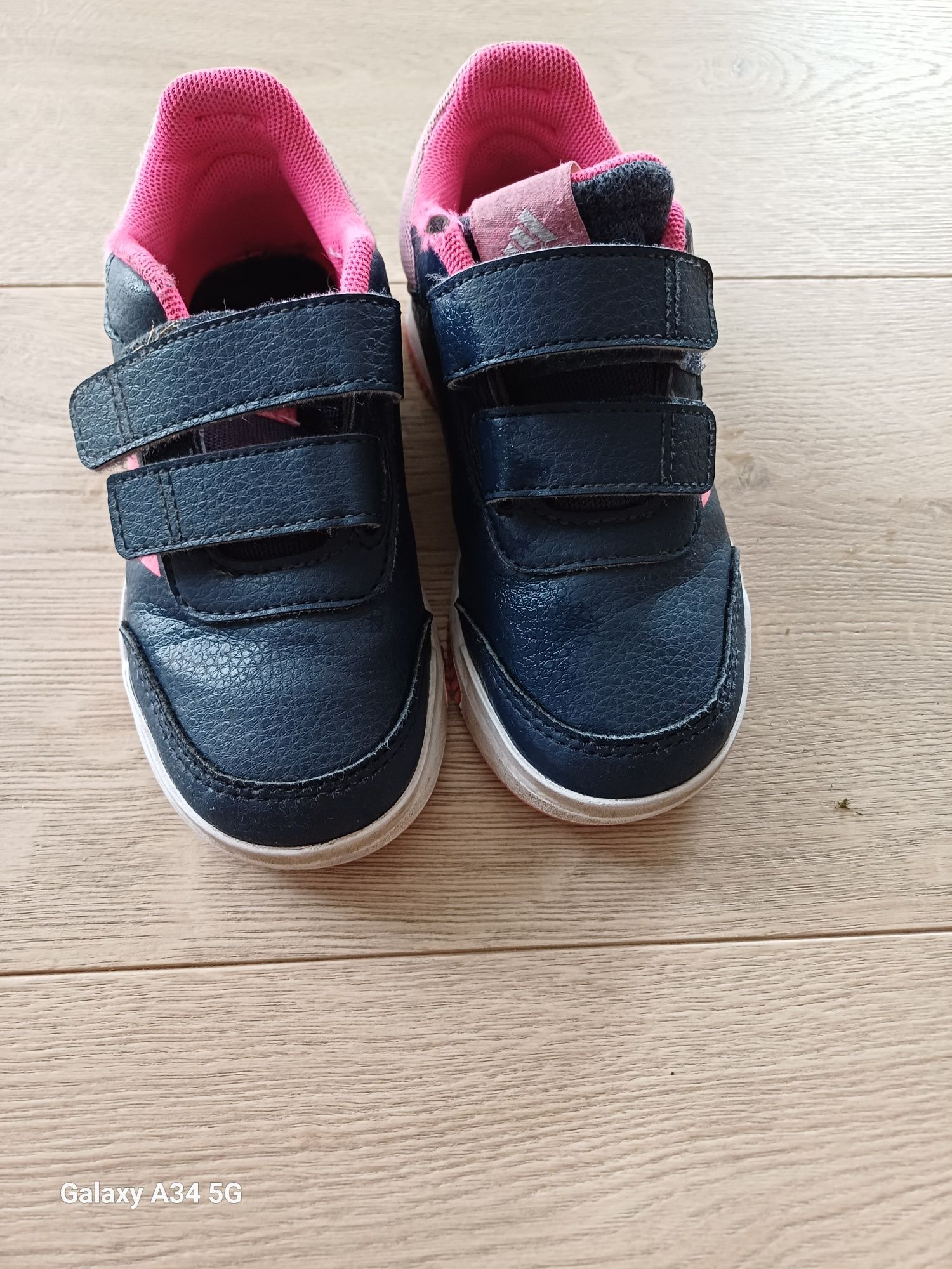 Buty Adidas dla dziewczynki 28