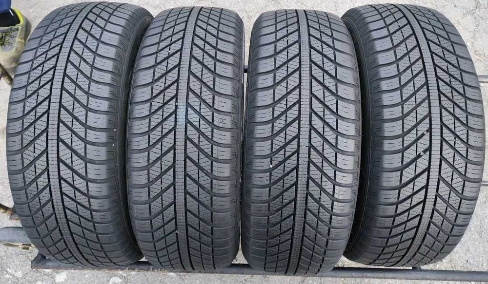 Шини резина всесезонка 215/60 R16 Good Year Vector Seasons 2021 рік