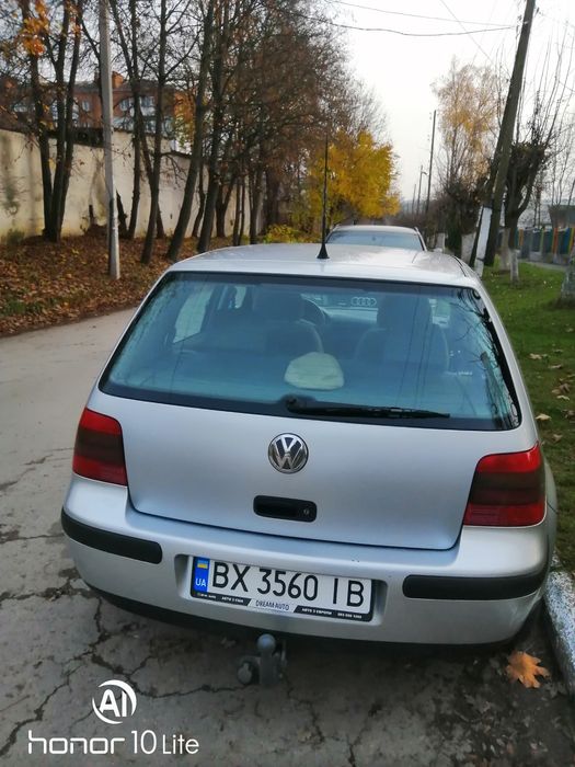 Гольф 4  2001р. 1.4 16v 154000 пробігу.