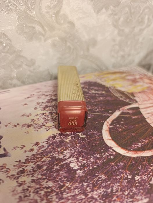 Помада max factor