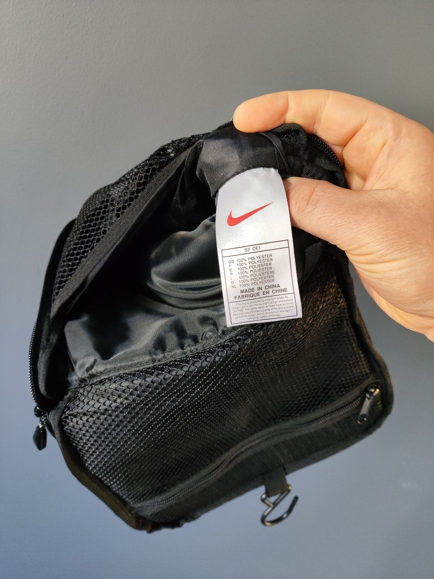 Продам сумочку органайзер Nike
