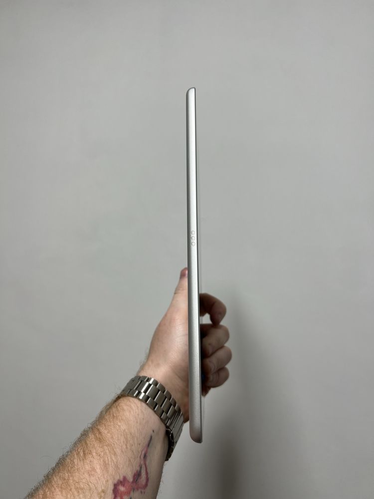 Apple Ipad 10.2 2020 gen7 акб94% в идеальном состоянии Apple pencil