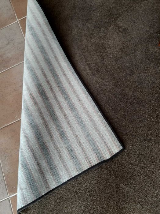 Carpete de sala cor chocolate