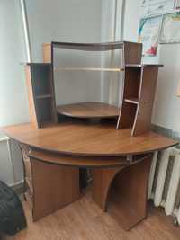 Угловой компьютерный стол ~103х103 см