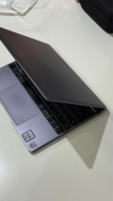 Huawei MateBook 13 – Intel Core i7 / 16 GB RAM / 512 GB SSD
