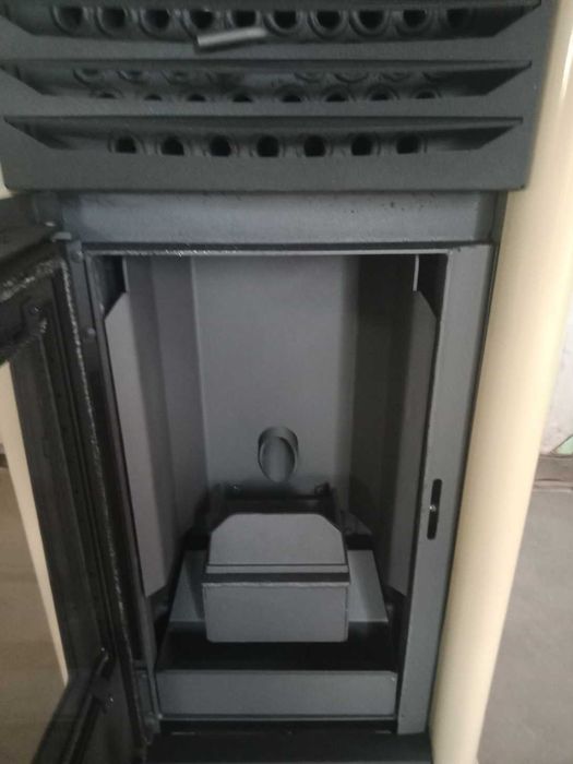 HELENA piec kominkowy, kominek na pellet 12 kW. - kremowy